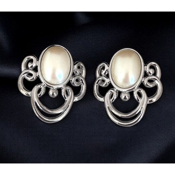 Vintage Earrings Silver Tone Simulated Pearl Pierced Retro Estate Jewelry 9J - Picture 1 of 5